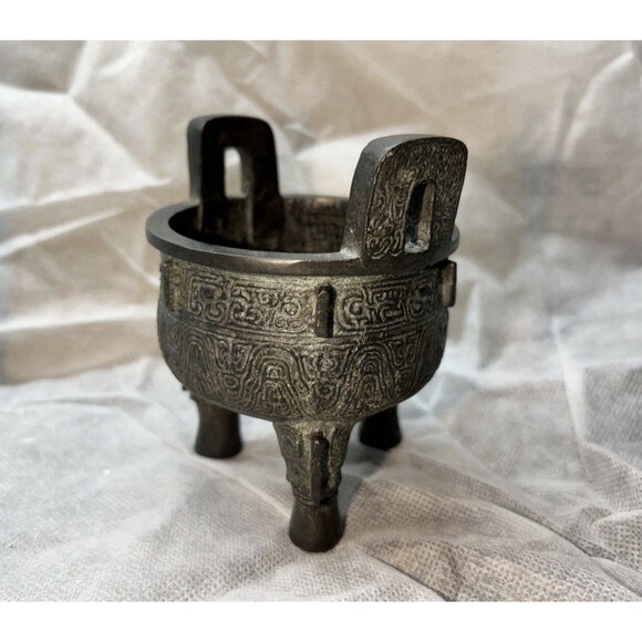 Bronze Tripod Ding-Style Vessel with inscription Ritual Late Chinese Dynasty
